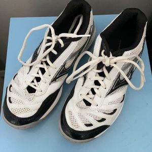 Mizuno Wave Rally 5 volleyball shoes
